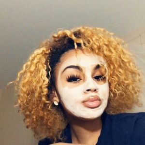 Meet your Posher, Denise